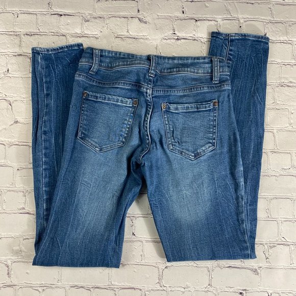 Delia*s Taylor Destructed Skinny  Jeans - Picture 9 of 9